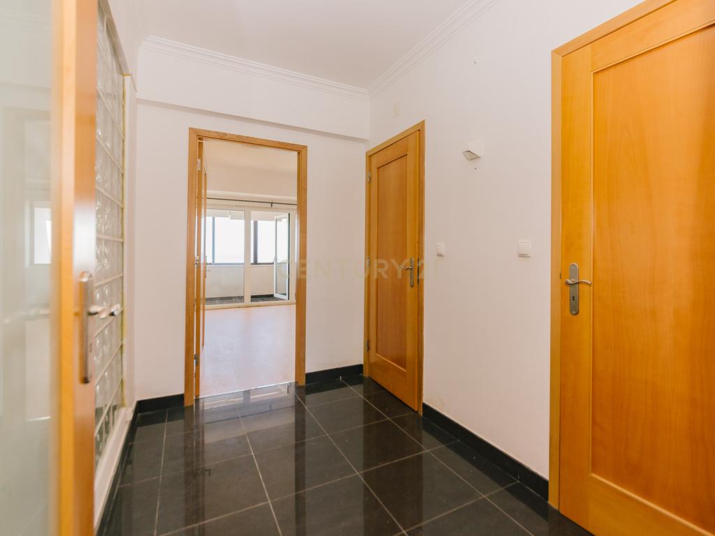 Apartamento T2+1 em frente à praia, S. Pedro do Estoril, Lisboa - Image 30