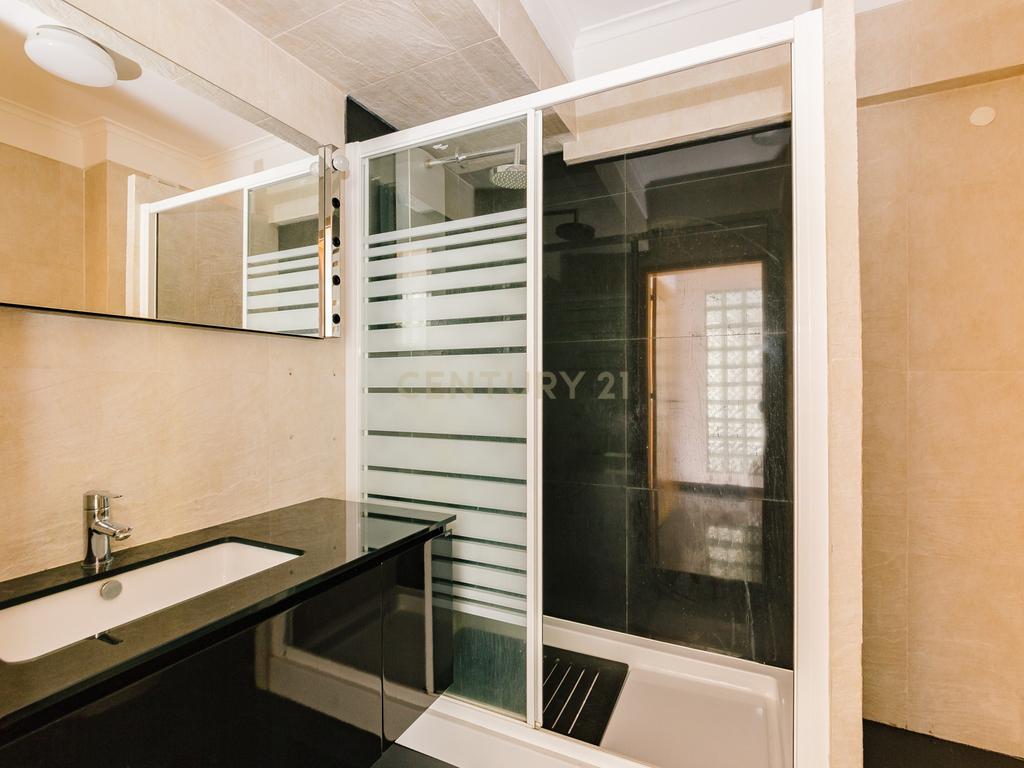 Apartamento T2+1 em frente à praia, S. Pedro do Estoril, Lisboa - Image 32