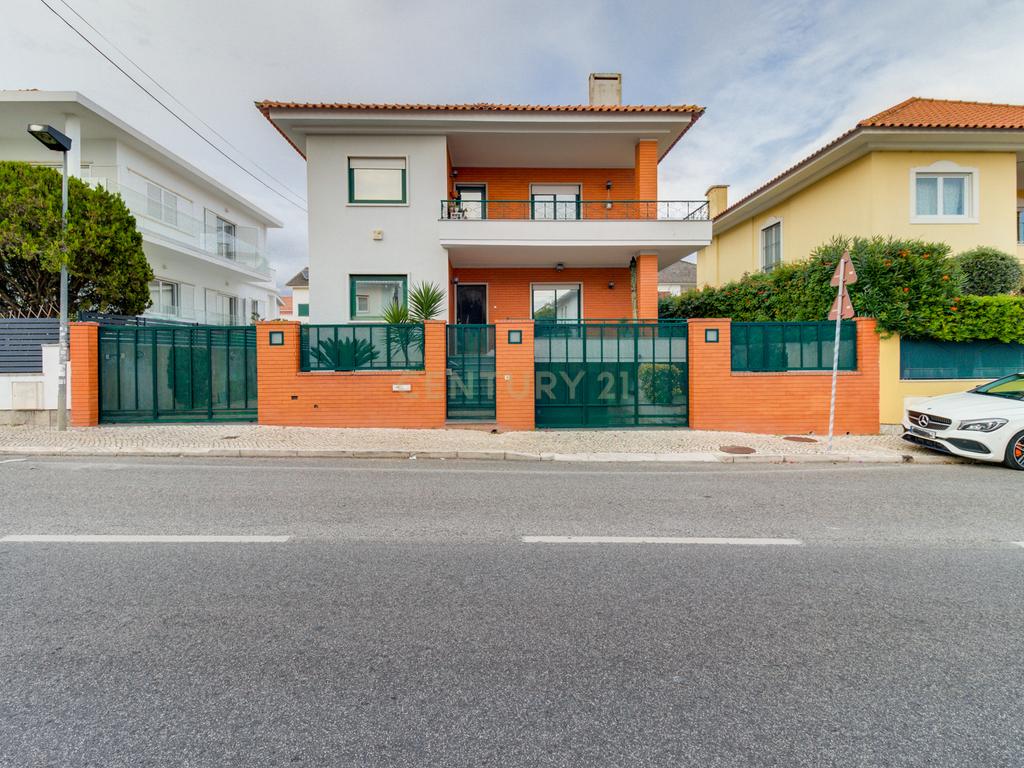 Moradia unifamiliar T6 com jardim e garagem - Image 54
