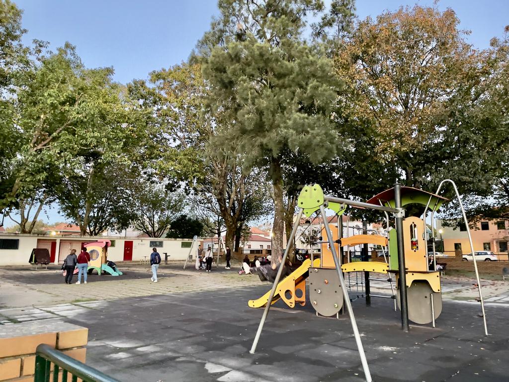 Moradia T3 no Amial com Jardim, Garagem e Sala de Cinema – Localização Privilegiada e Fáceis acessos às Autoestradas! - Image 21