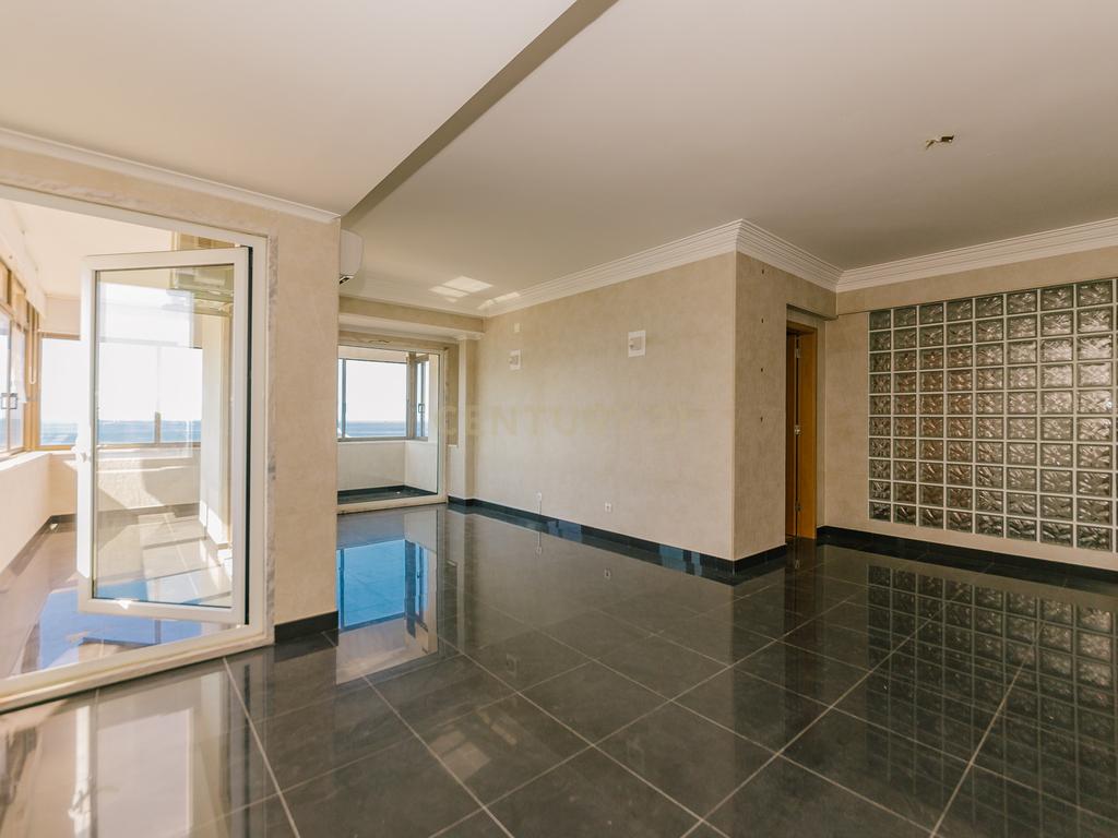 Apartamento T2+1 em frente à praia, S. Pedro do Estoril, Lisboa - Image 26
