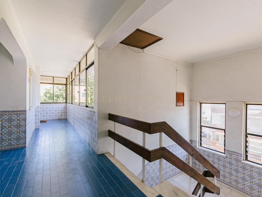 Apartamento T2+1 em frente à praia, S. Pedro do Estoril, Lisboa - Image 18