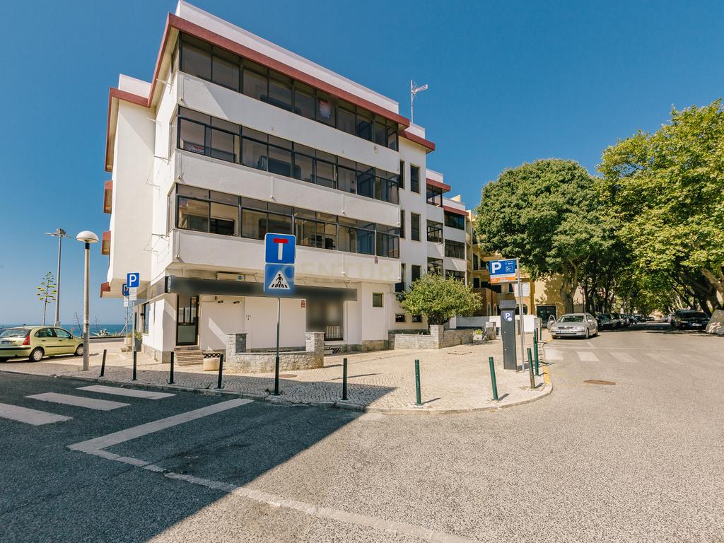 Apartamento T2+1 em frente à praia, S. Pedro do Estoril, Lisboa - Image 13