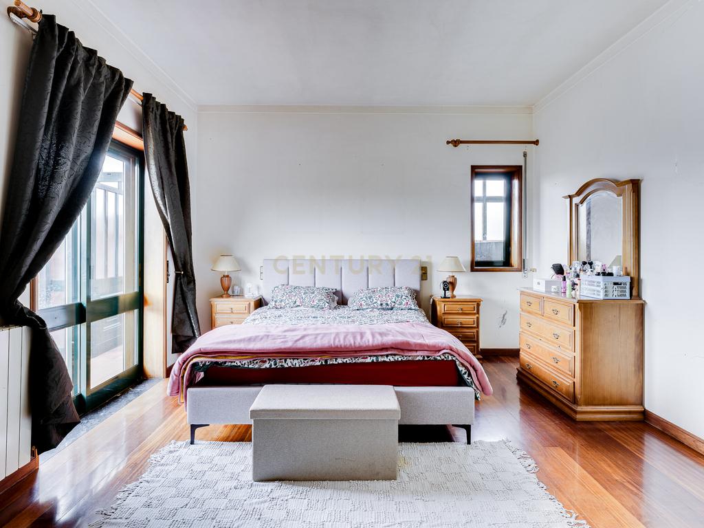 MORADIA T3+2 NO CORAÇÃO DE PAREDES – ELEGÂNCIA, CONFORTO E EXCLUSIVIDADE - Image 13