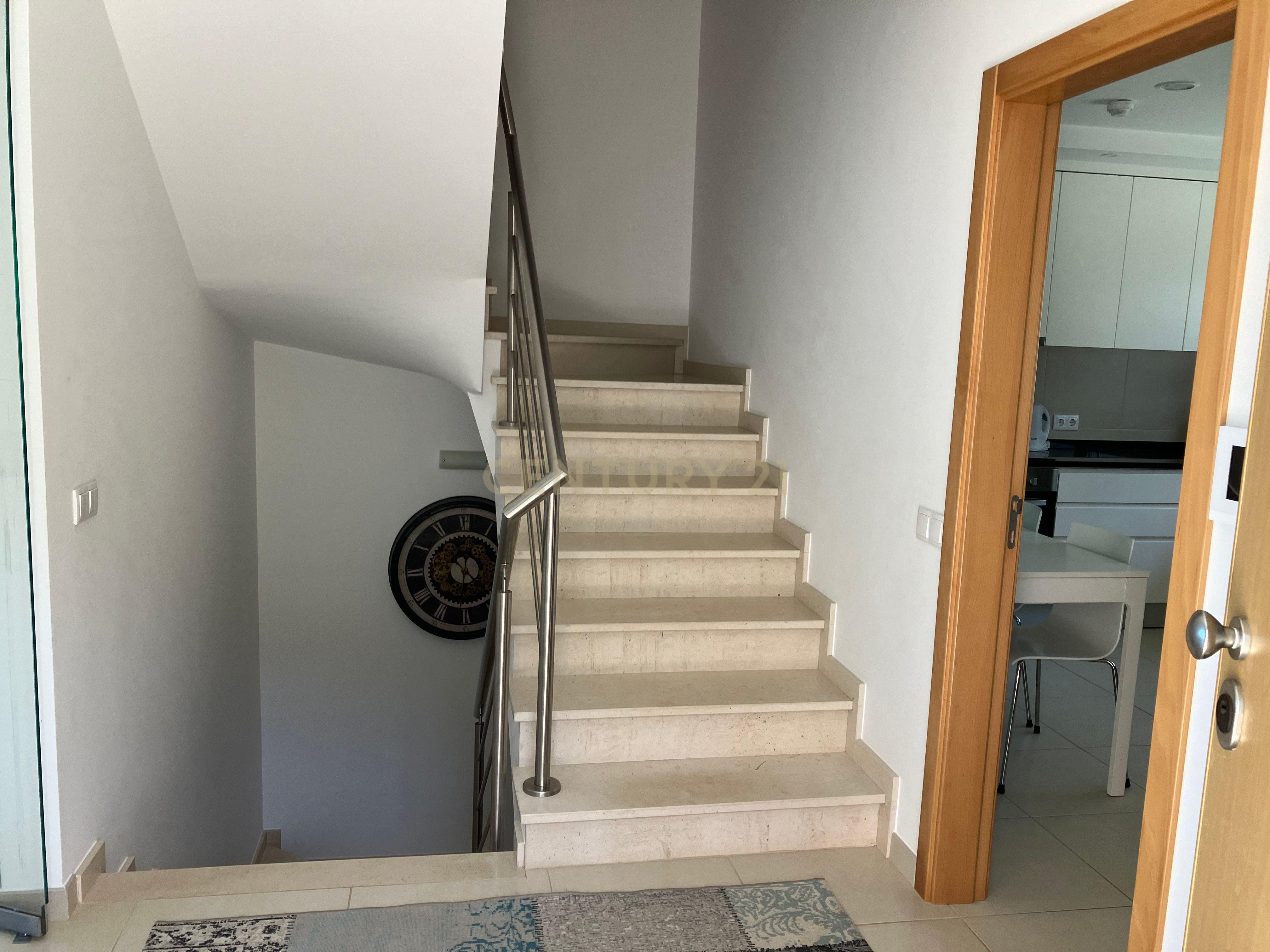 Moradia em condominio fechado com piscina - Image 9