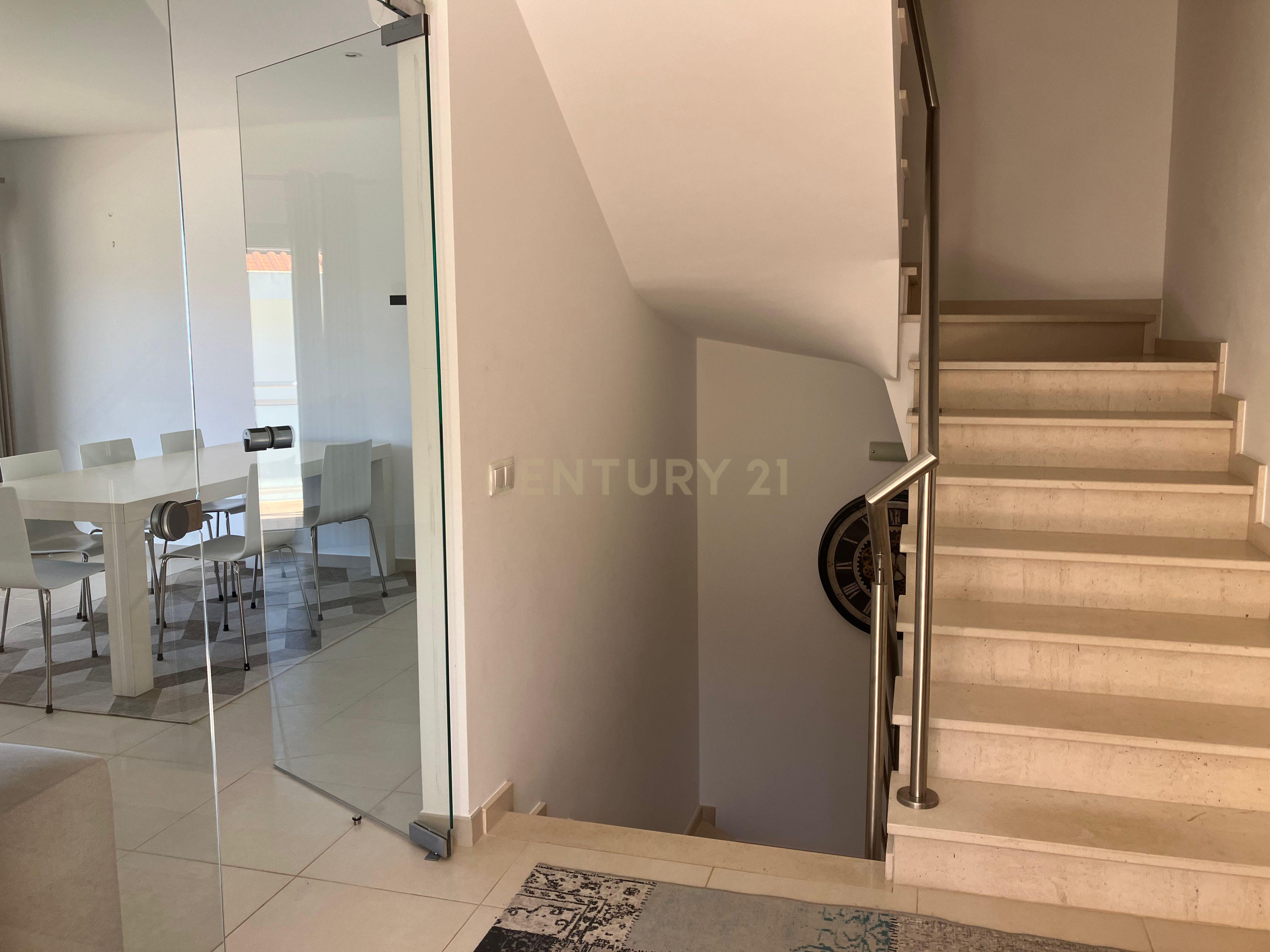 Moradia em condominio fechado com piscina - Image 8