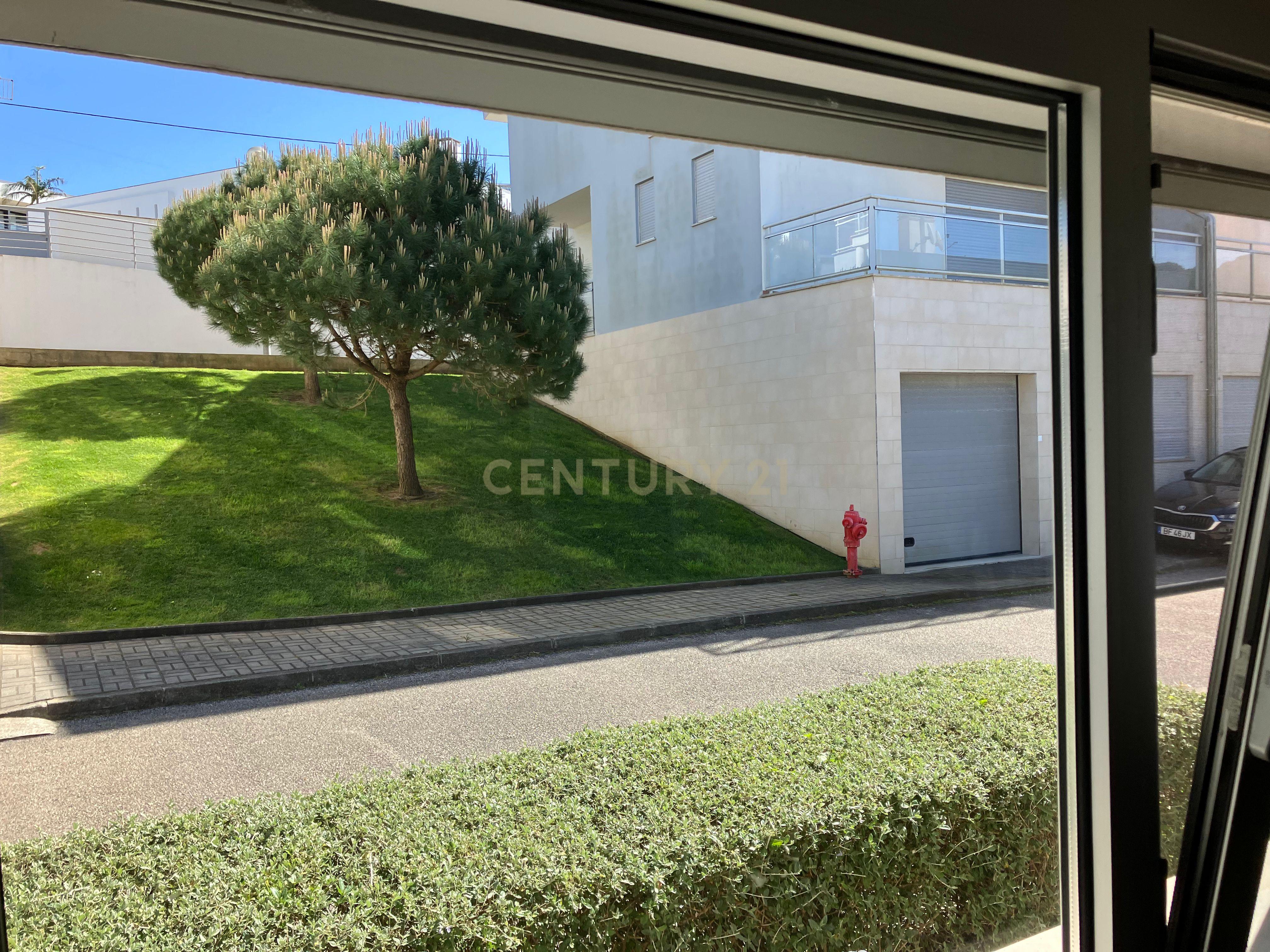 Moradia em condominio fechado com piscina - Image 12