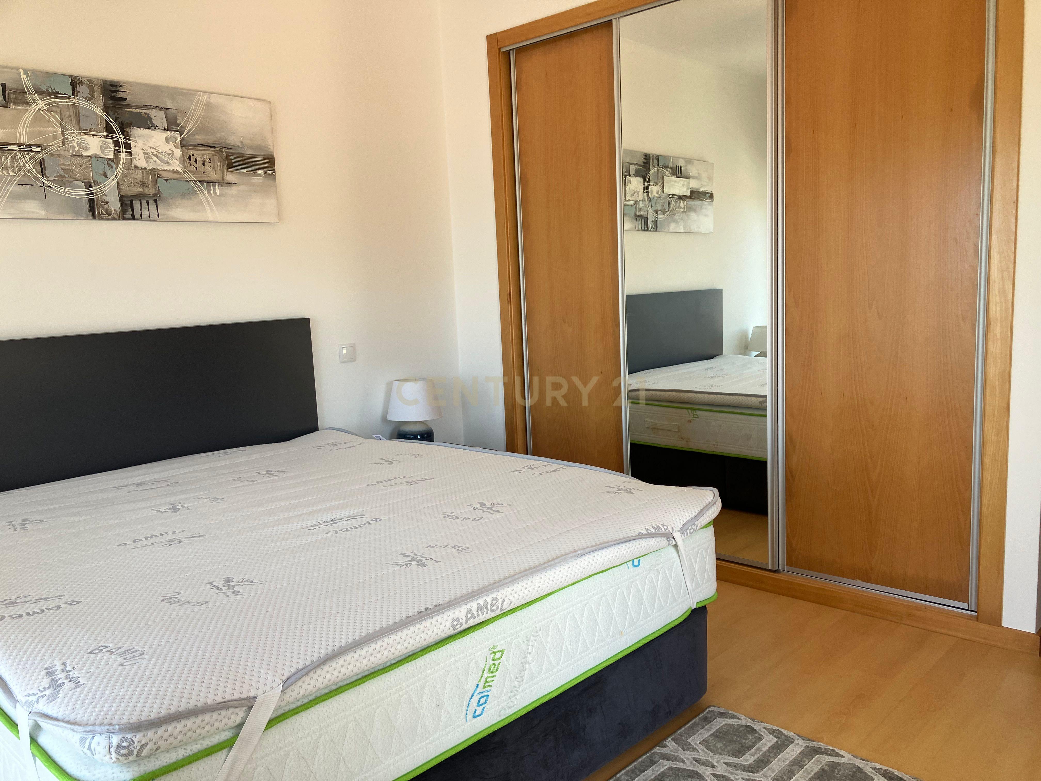 Moradia em condominio fechado com piscina - Image 17