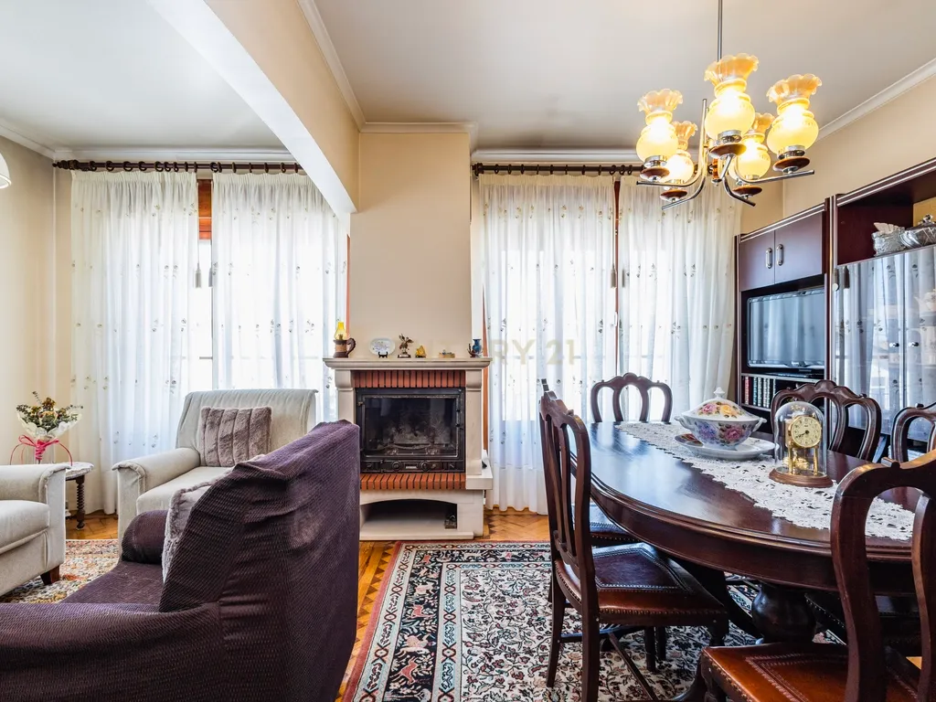 Prédio com 2 Apartamentos T3 para Venda! Oportunidade de Investimento! - Image 10