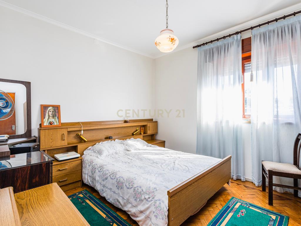 Prédio com 2 Apartamentos T3  para Venda! Oportunidade de Investimento! - Image 18