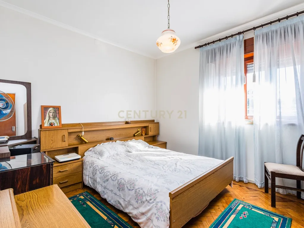 Prédio com 2 Apartamentos T3 para Venda! Oportunidade de Investimento! - Image 18