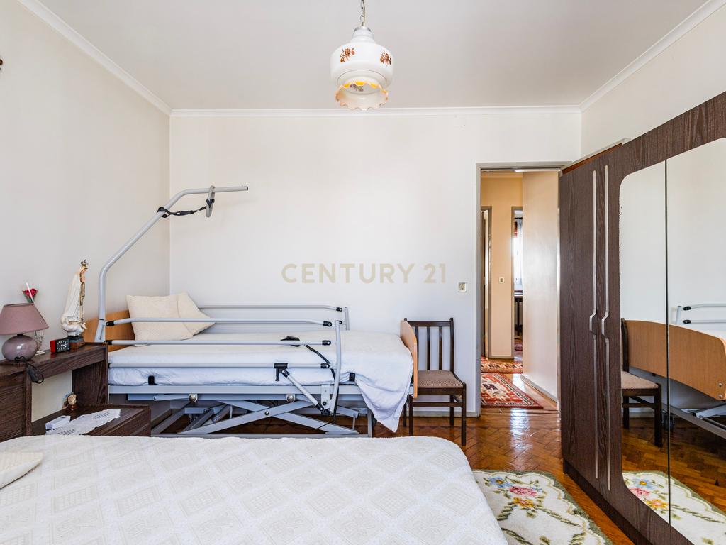 Prédio com 2 Apartamentos T3  para Venda! Oportunidade de Investimento! - Image 15