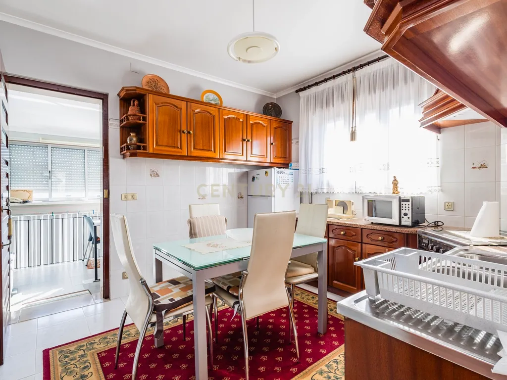 Prédio com 2 Apartamentos T3 para Venda! Oportunidade de Investimento! - Image 12
