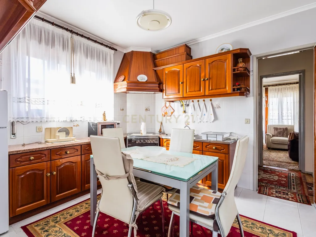 Prédio com 2 Apartamentos T3 para Venda! Oportunidade de Investimento! - Image 11