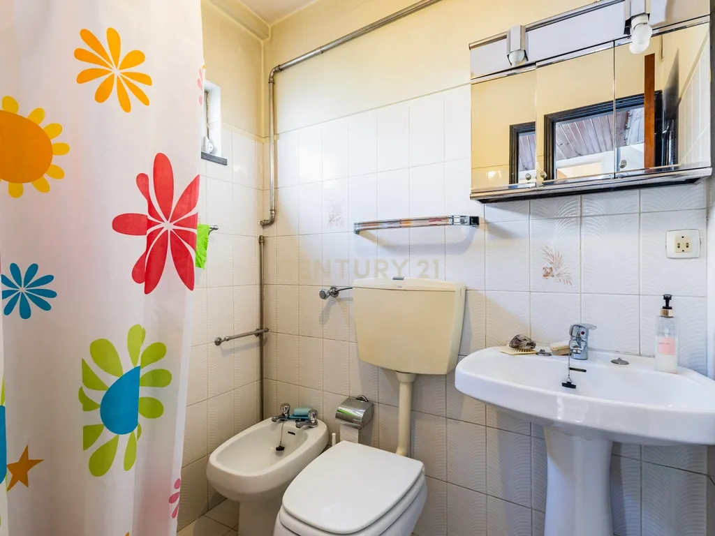 Prédio com 2 Apartamentos T3 para Venda! Oportunidade de Investimento! - Image 33