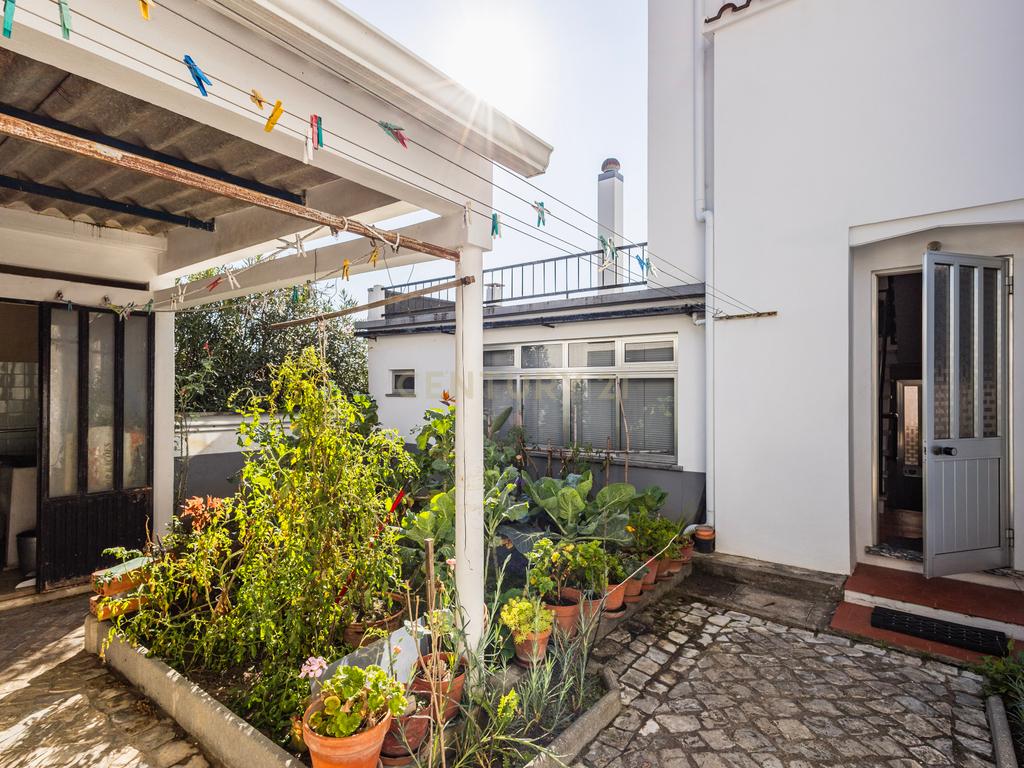Prédio com 2 Apartamentos T3  para Venda! Oportunidade de Investimento! - Image 5
