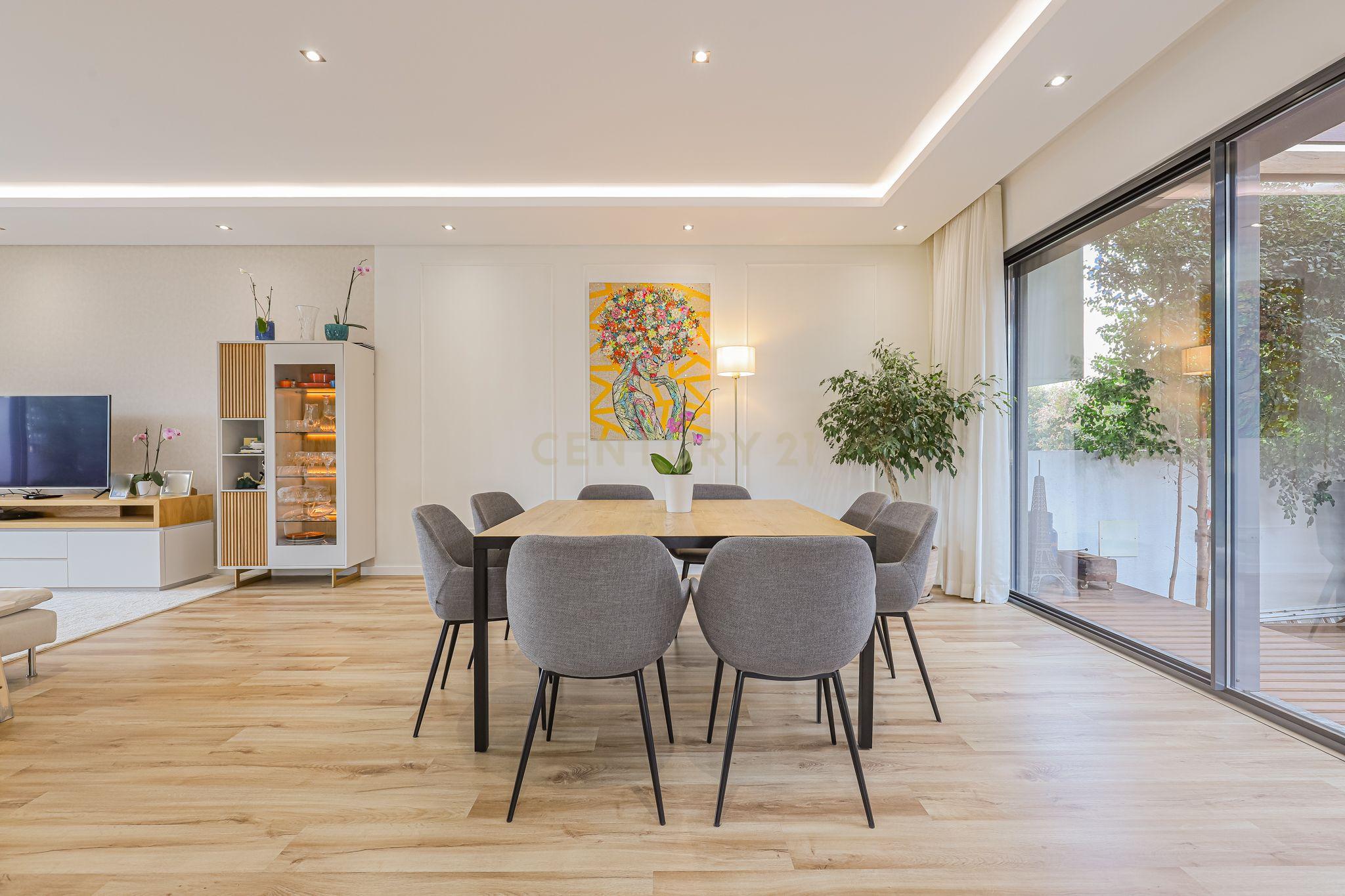 FANTASTICA MORADIA T4 EM CARCAVELOS ,PISCINA,JARDIM BOAS AREAS,LOCALIZAÇÃO PRIVILEGIADA,E OTIMA EXPOSIÇÃO SOLAR! - Image 23
