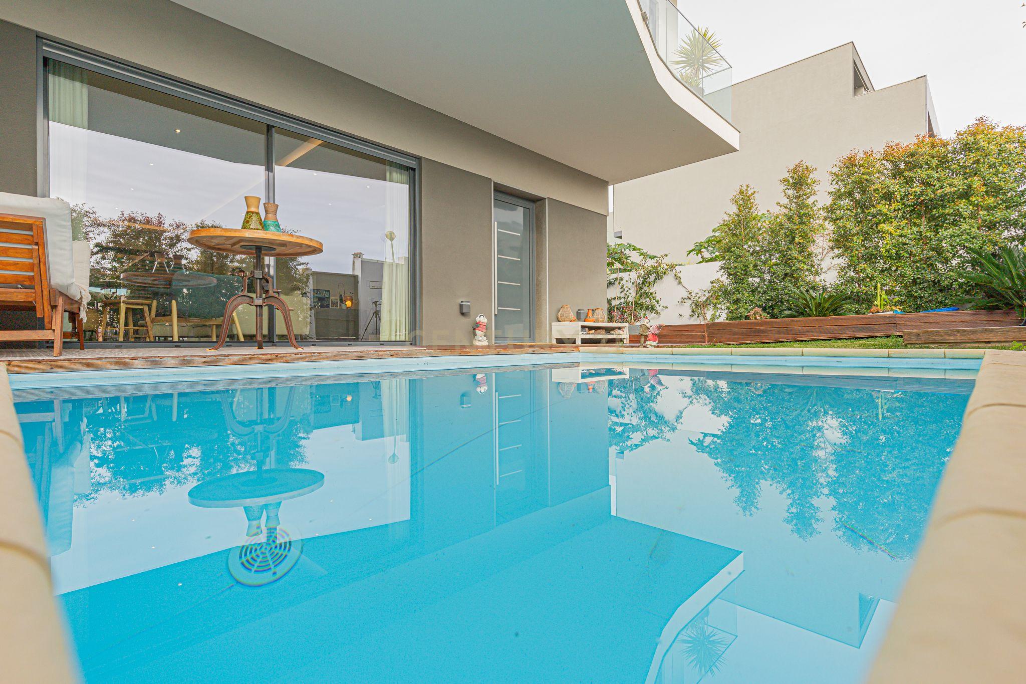 FANTASTICA MORADIA T4 EM CARCAVELOS ,PISCINA,JARDIM BOAS AREAS,LOCALIZAÇÃO PRIVILEGIADA,E OTIMA EXPOSIÇÃO SOLAR! - Image 52