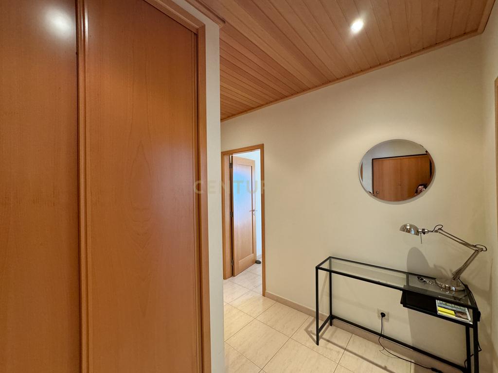 Apartamento T2 Mobilado e Equipado com Piscina e Garagem no Alto do Quintão, Portimão - Image 1