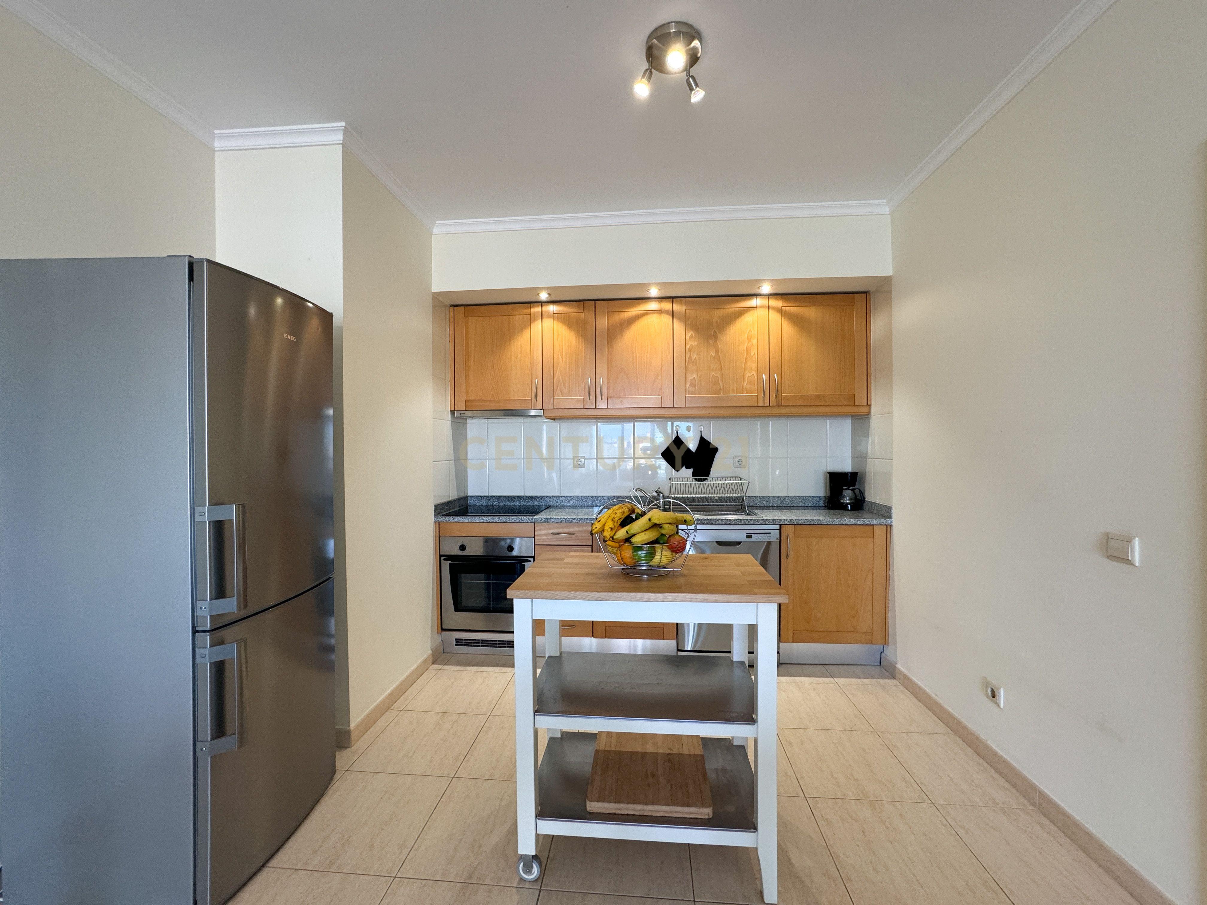 Fotografia 3 de Apartamento T2 Mobilado e Equipado com Piscina e Garagem no Alto do Quintão, Portimão