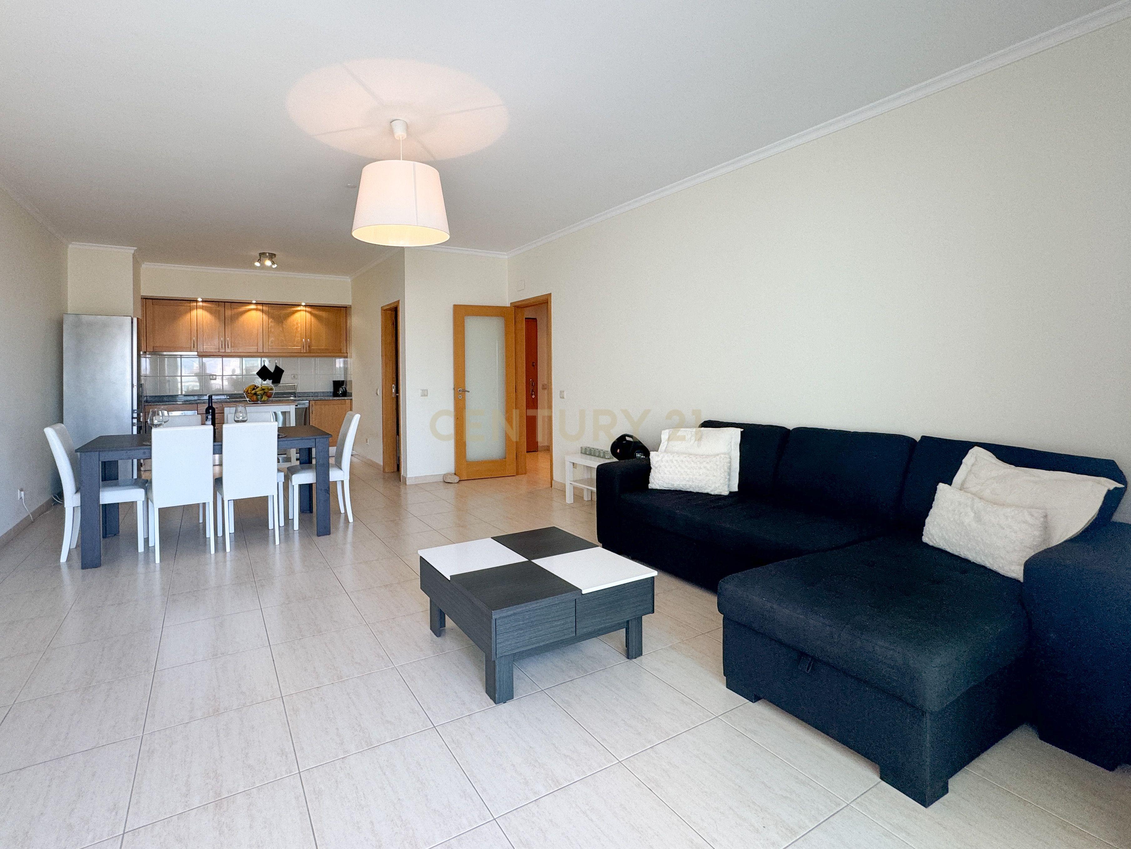 Fotografia 7 de Apartamento T2 Mobilado e Equipado com Piscina e Garagem no Alto do Quintão, Portimão