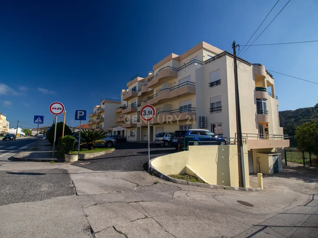 Venda de Apartamento + Parqueamento - Image 10