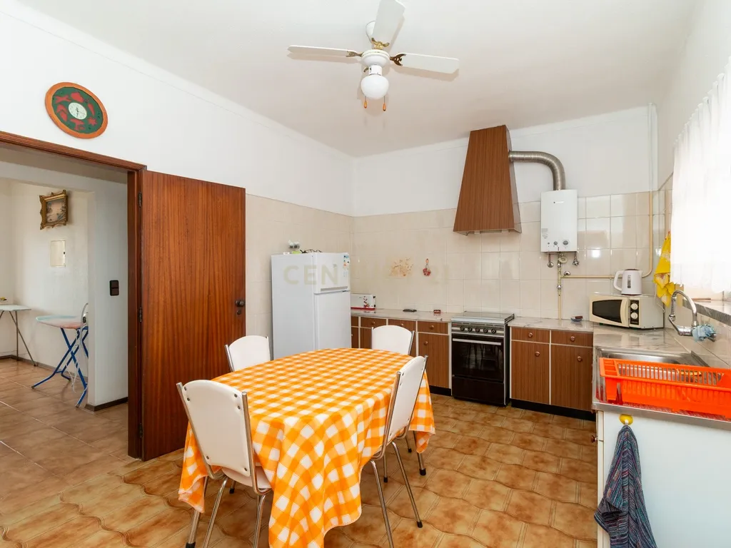 Moradia T3 Térrea Vieira de Leiria - Image 30