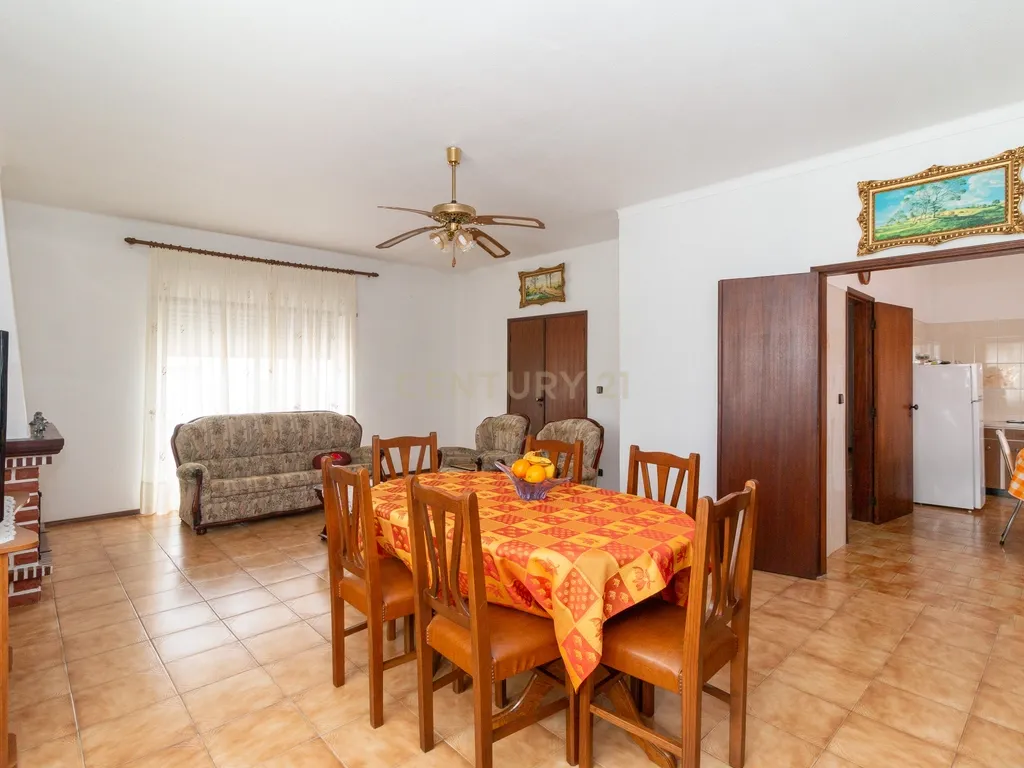 Moradia T3 Térrea Vieira de Leiria - Image 17