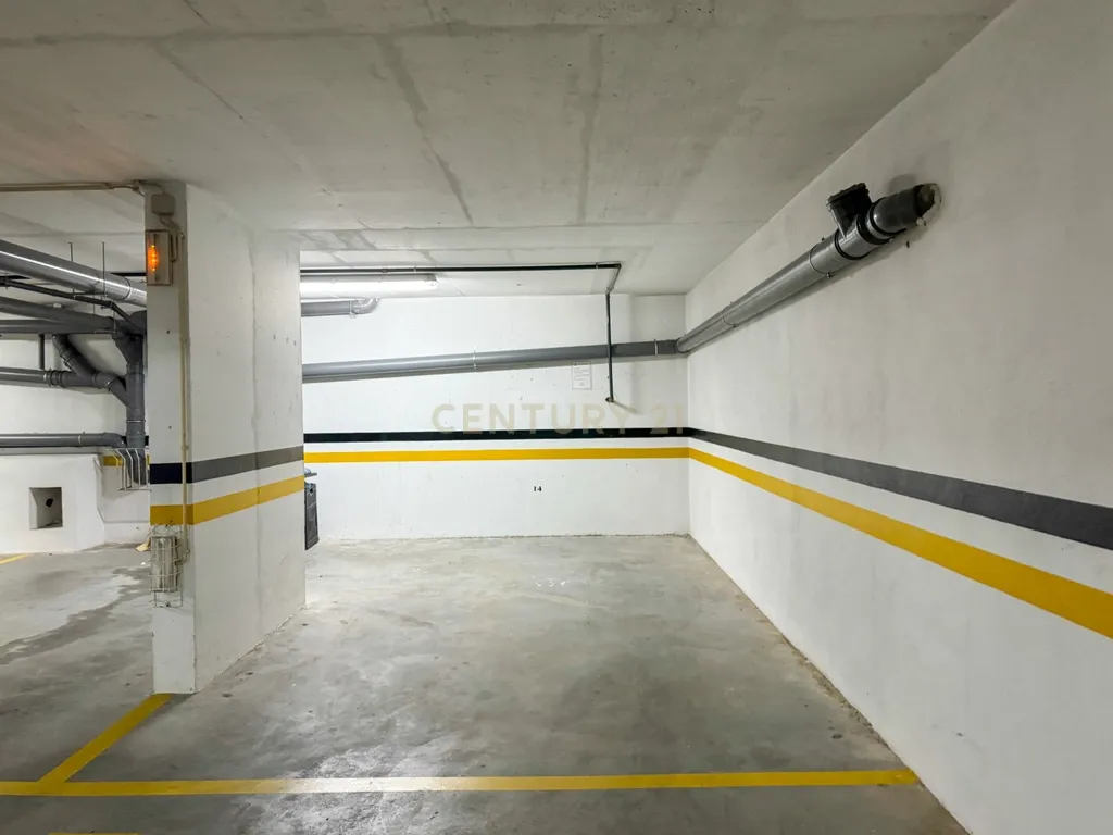 Apartamento T2 Mobilado e Equipado com Piscina e Garagem no Alto do Quintão, Portimão - Image 16