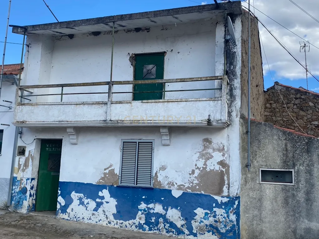 Moradia para remodelação em Zebreira - Idanha-a-Nova - Centro de Portugal - Image 1