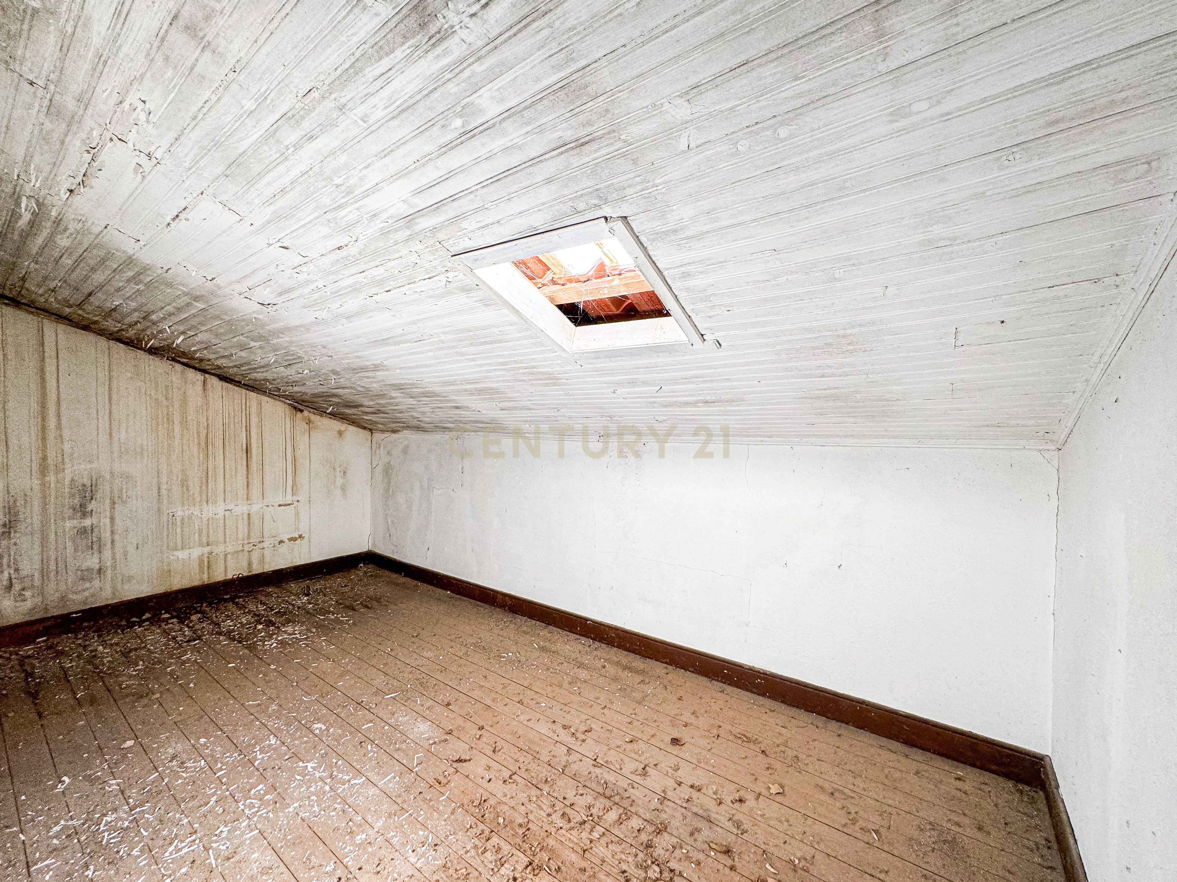 Prédio na Zona Histórica de Bragança - Image 34