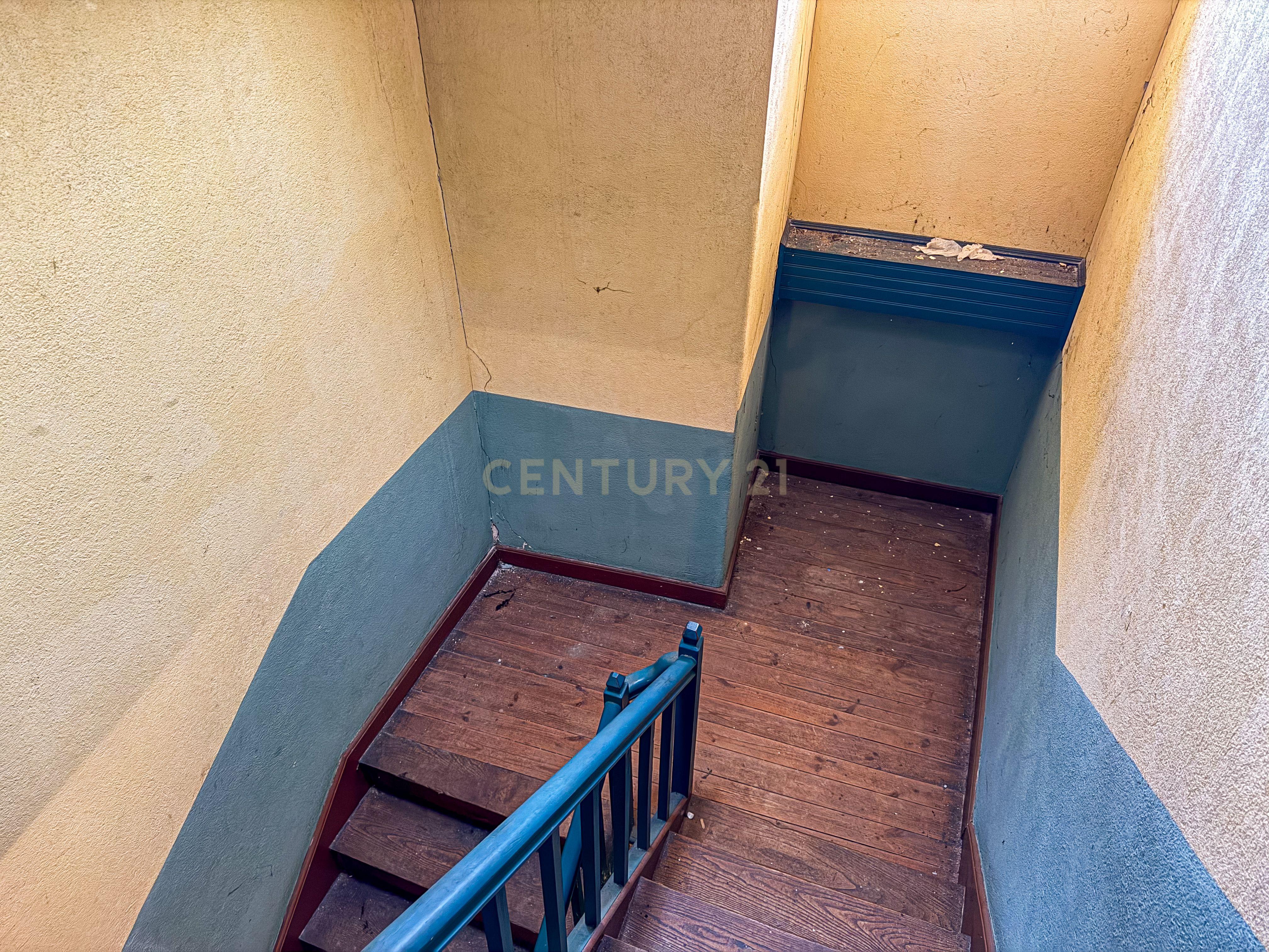 Prédio na Zona Histórica de Bragança - Image 14