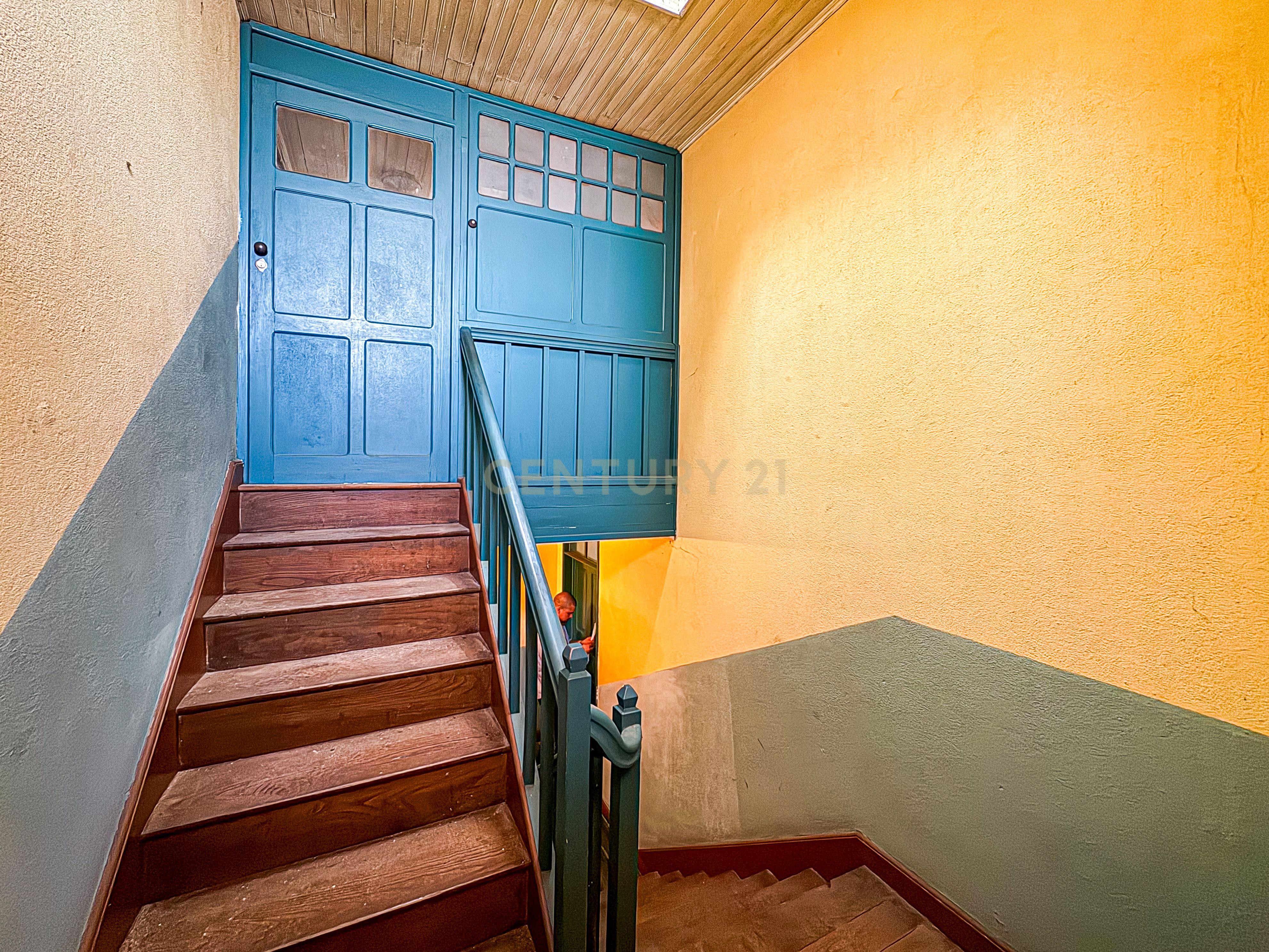 Prédio na Zona Histórica de Bragança - Image 15