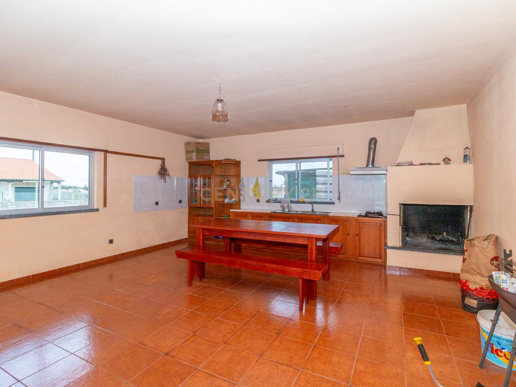 Moradia T3 Térrea  Vieira de Leiria - Image 32