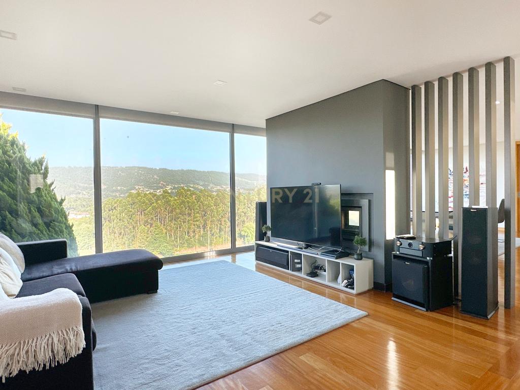 "Quintinha" - Moradia Moderna, com terreno, entre a cidade e campo - Image 32