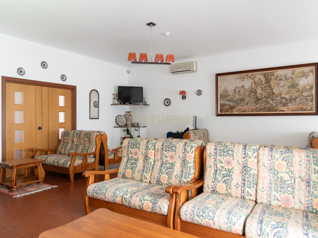 Hotel com 32 Quartos - Vieira de Leiria - Marinha Grande - Image 35