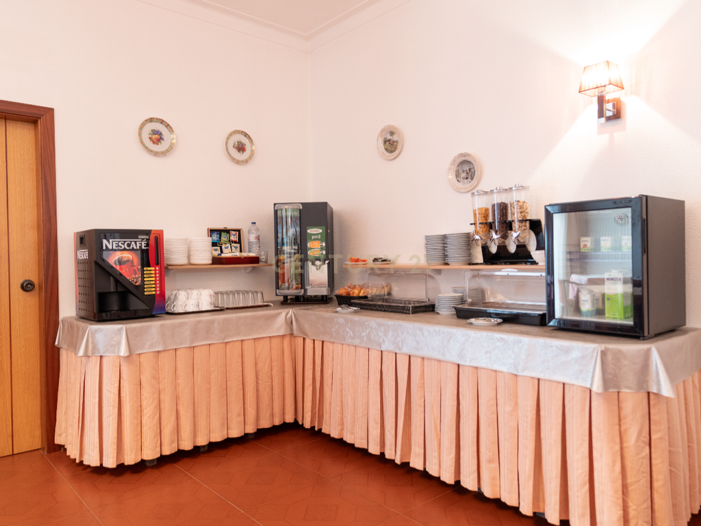 Hotel com 32 Quartos - Vieira de Leiria - Marinha Grande - Image 30