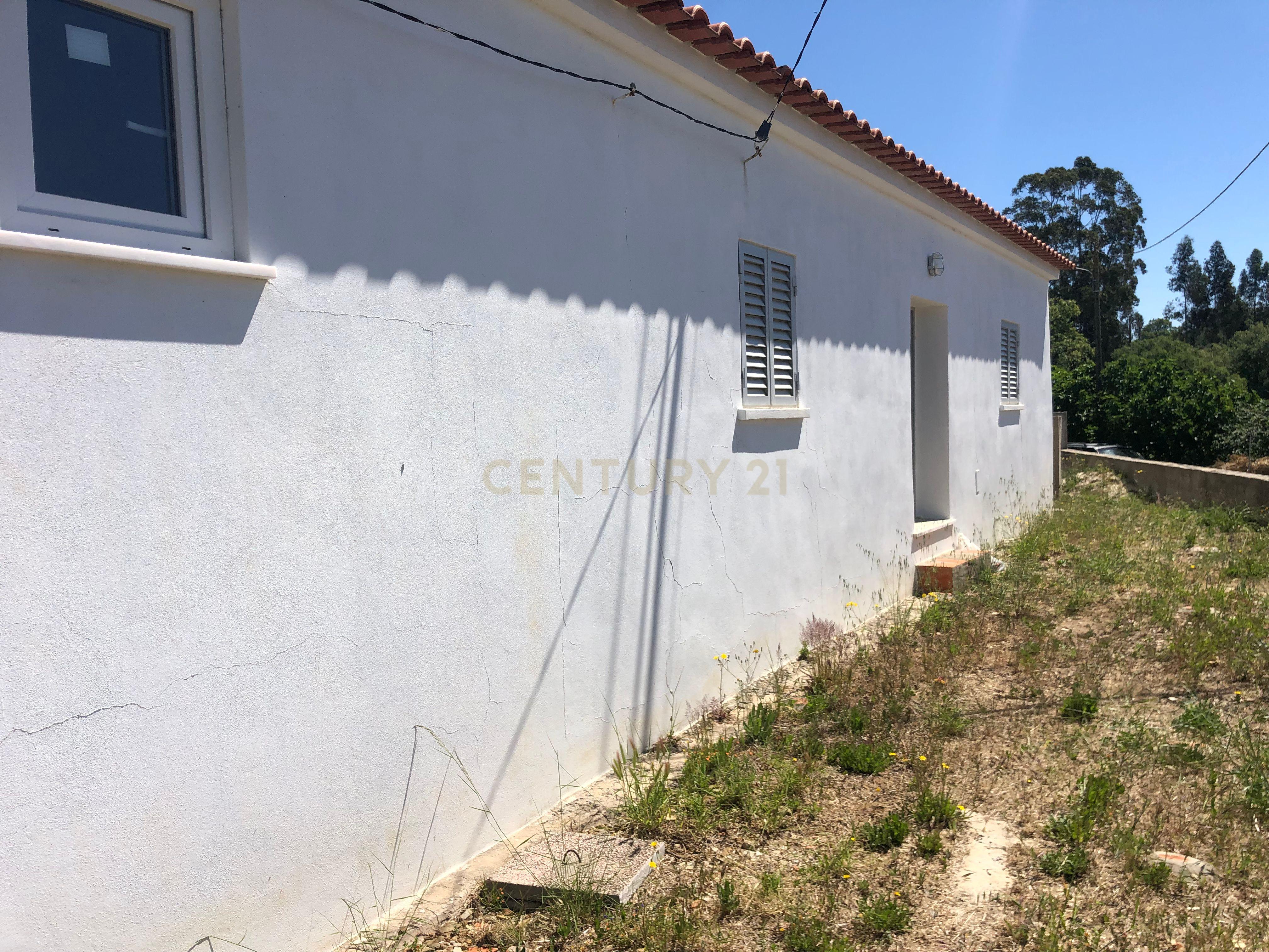 Casa terrea com anexo em ruina - Image 3