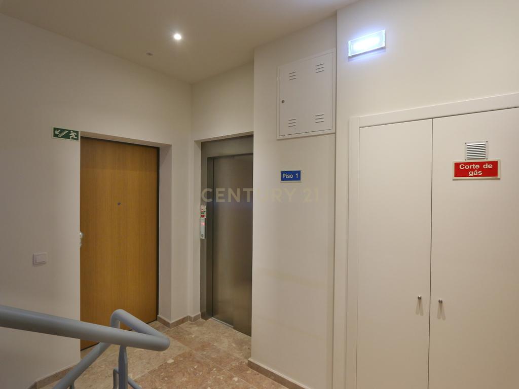 Apartamento T2 para arrendar em Palacete no Lumiar - Image 13