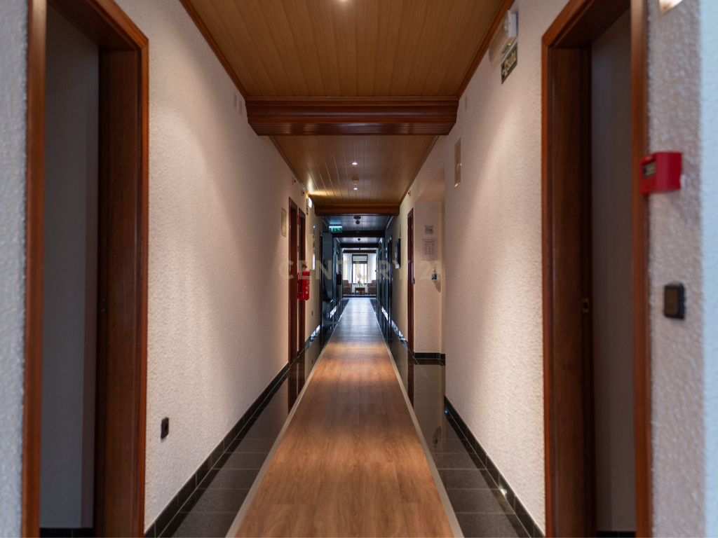 Hotel com 32 Quartos - Vieira de Leiria - Marinha Grande - Image 13