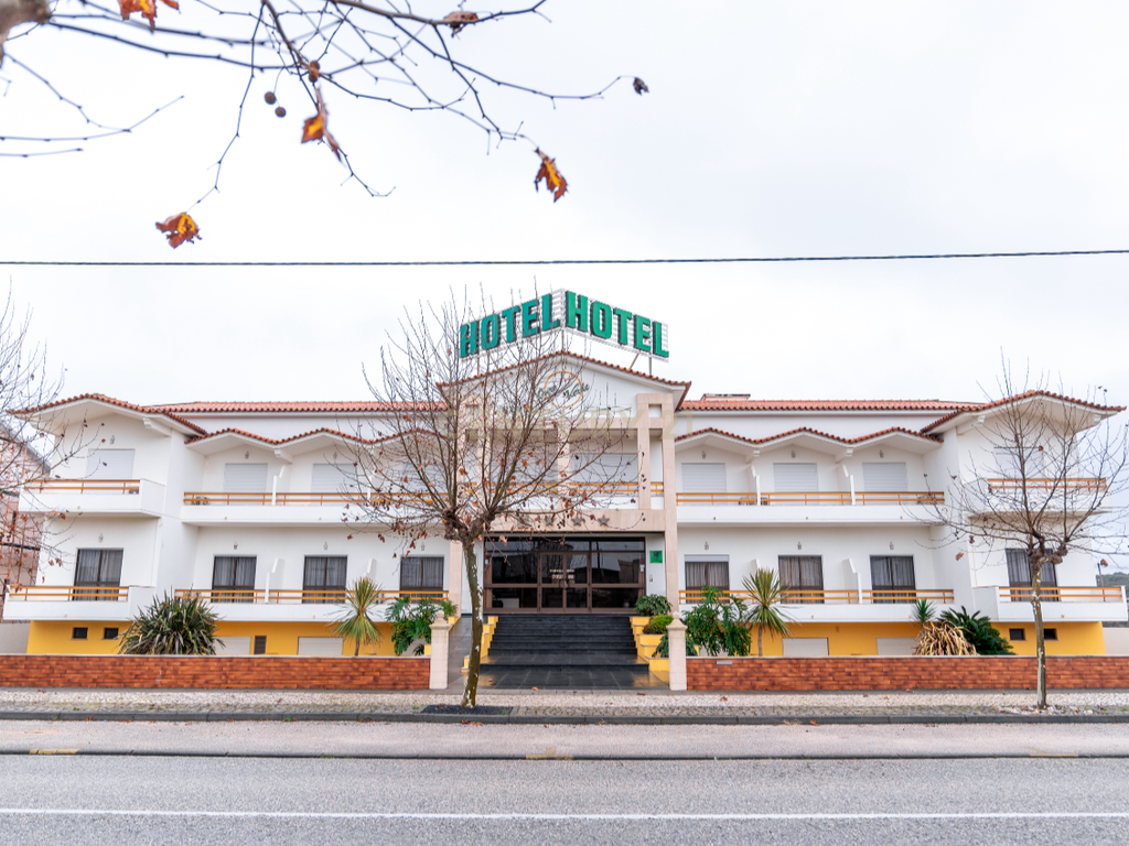 Hotel com 32 Quartos - Vieira de Leiria - Marinha Grande - Image 5