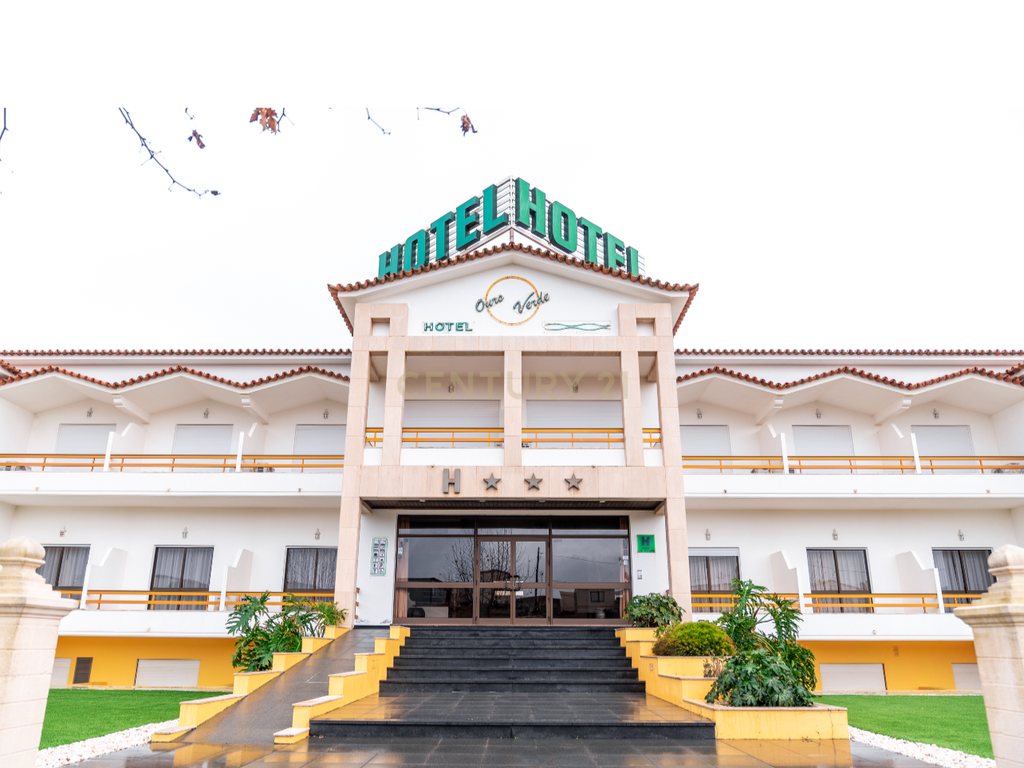Hotel com 32 Quartos - Vieira de Leiria - Marinha Grande - Image 4
