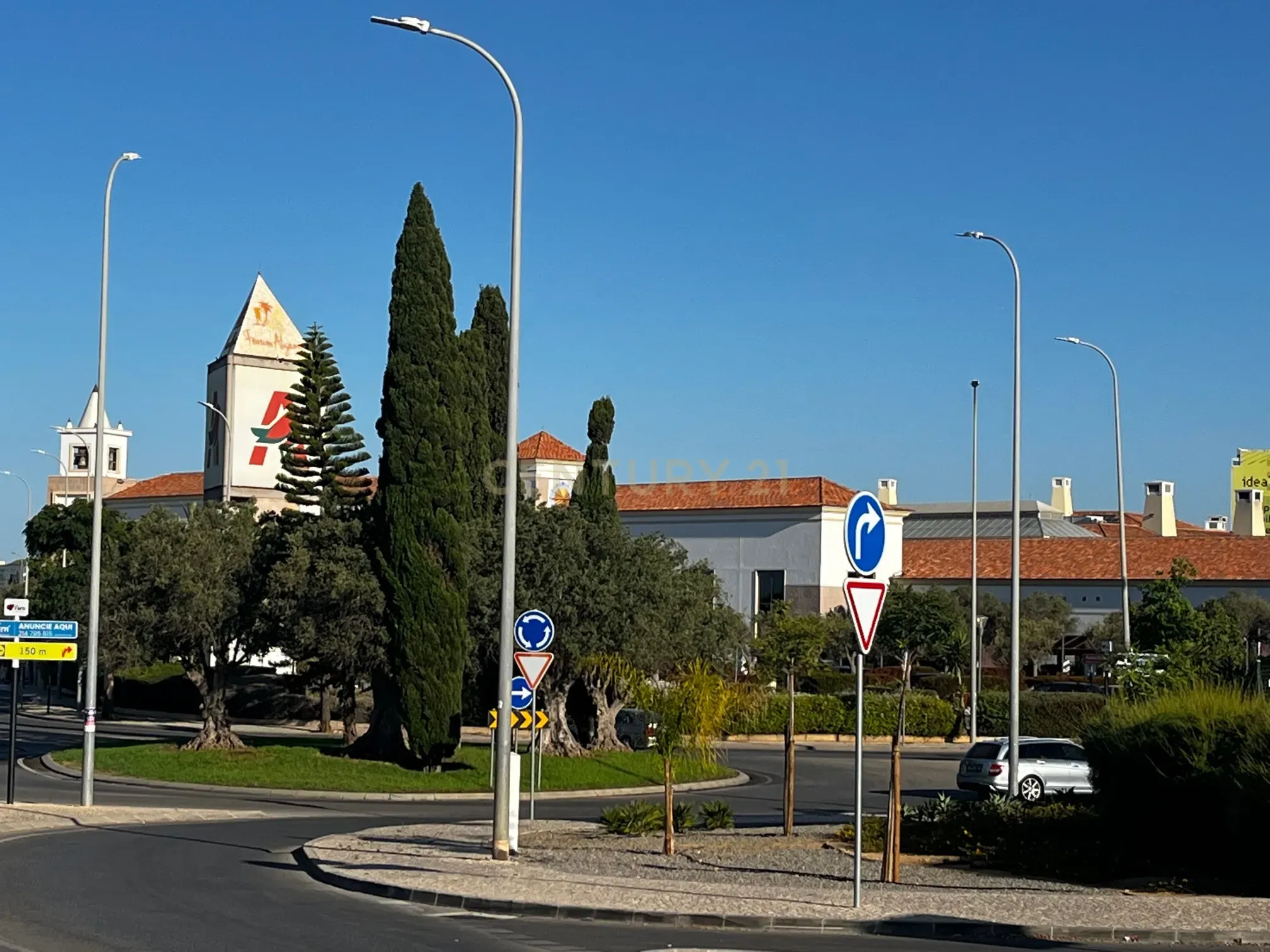 Lote para construção, com projeto aprovado de moradia V3 perto do Shopping, Fórum Algarve, e ecovia do Parque Natural da Ria Formosa. - Image 2