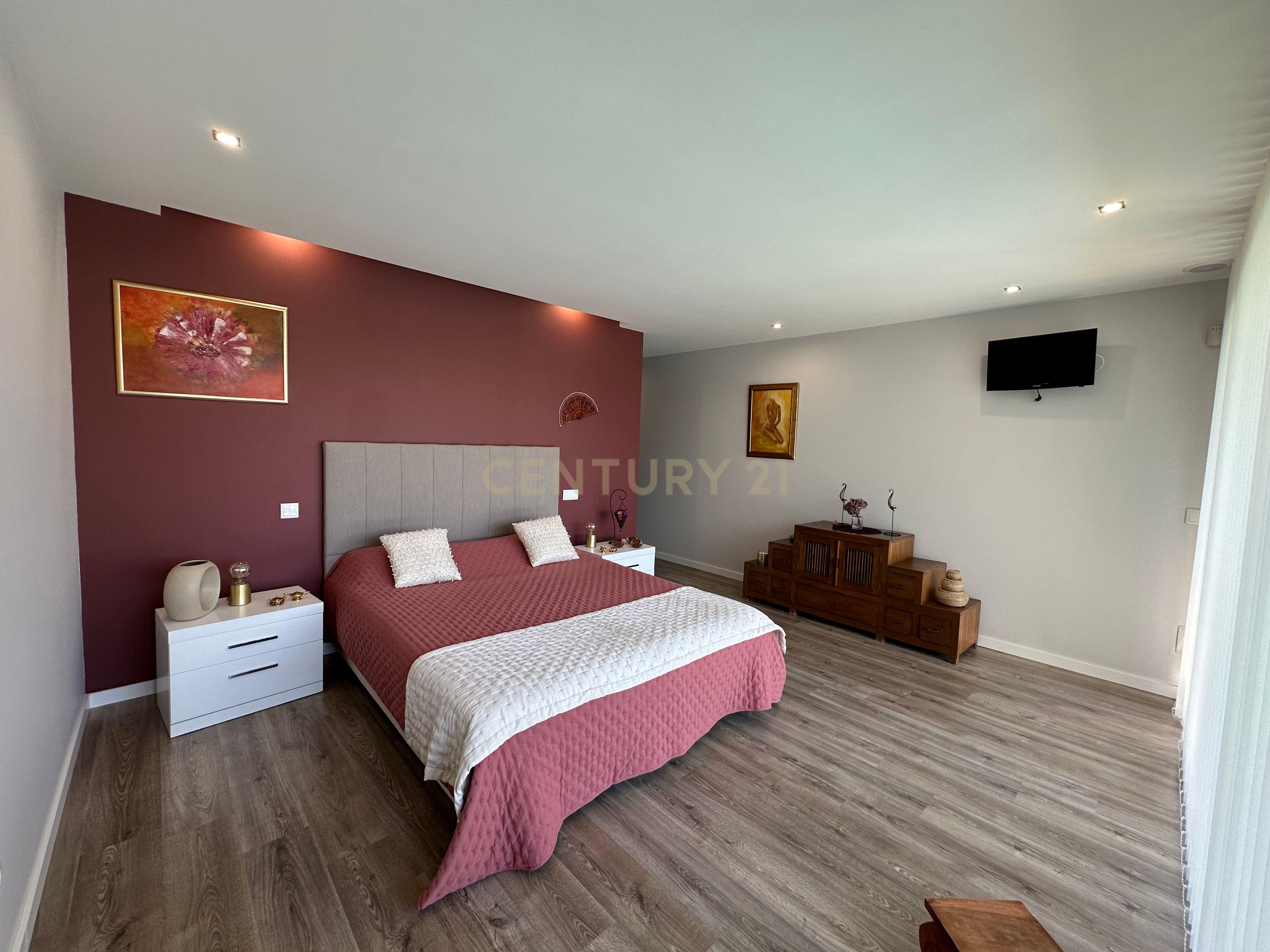 Espaçosa Moradia Térrea Pousos, Leiria: Um Refúgio de Conforto e Elegância - Image 23