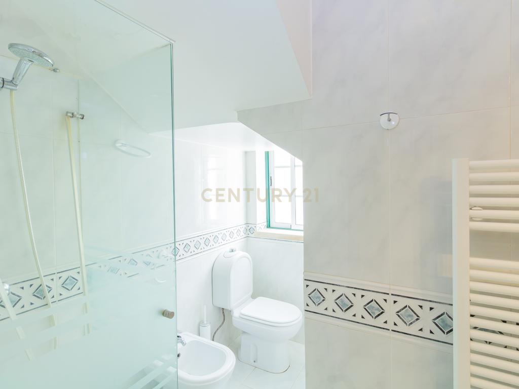 Moradia T5 situada no Aldeamento Bela Vista, Lameira -Alcobaça - Image 18