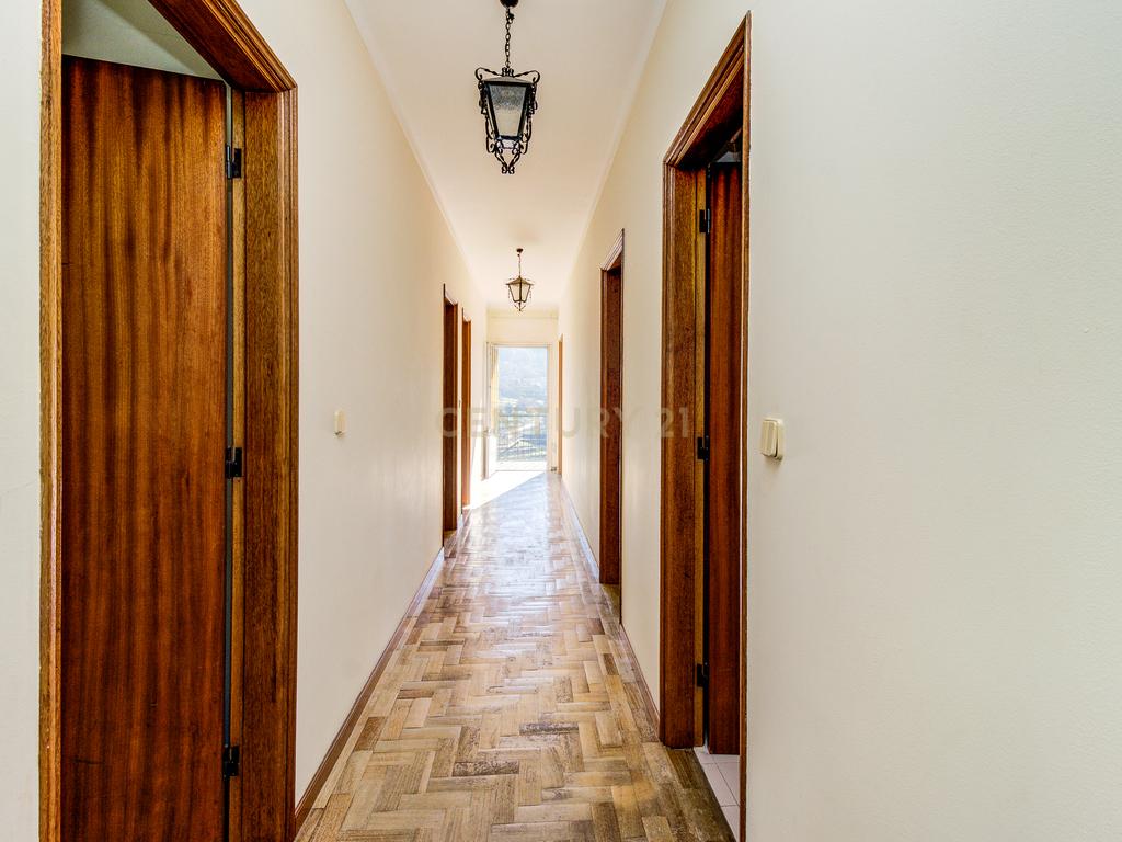 Moradia 6 assoalhadas, 195m2 área construção, 672m2 terreno, com anexo T1 - Image 10