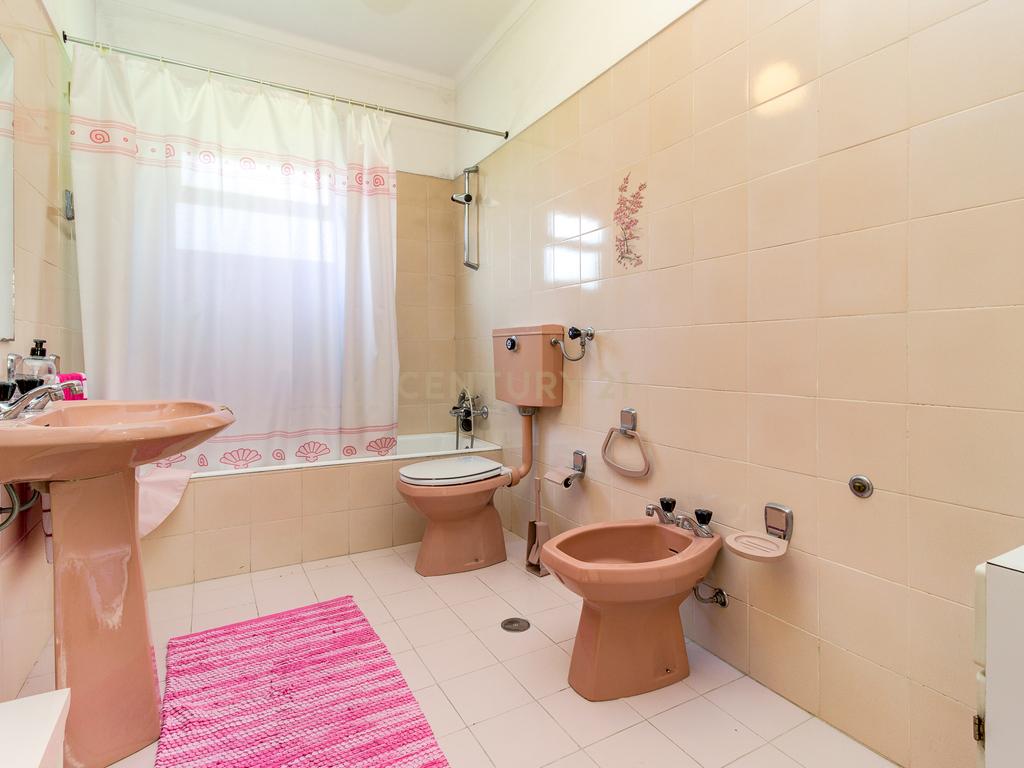 Moradia 6 assoalhadas, 195m2 área construção, 672m2 terreno, com anexo T1 - Image 28