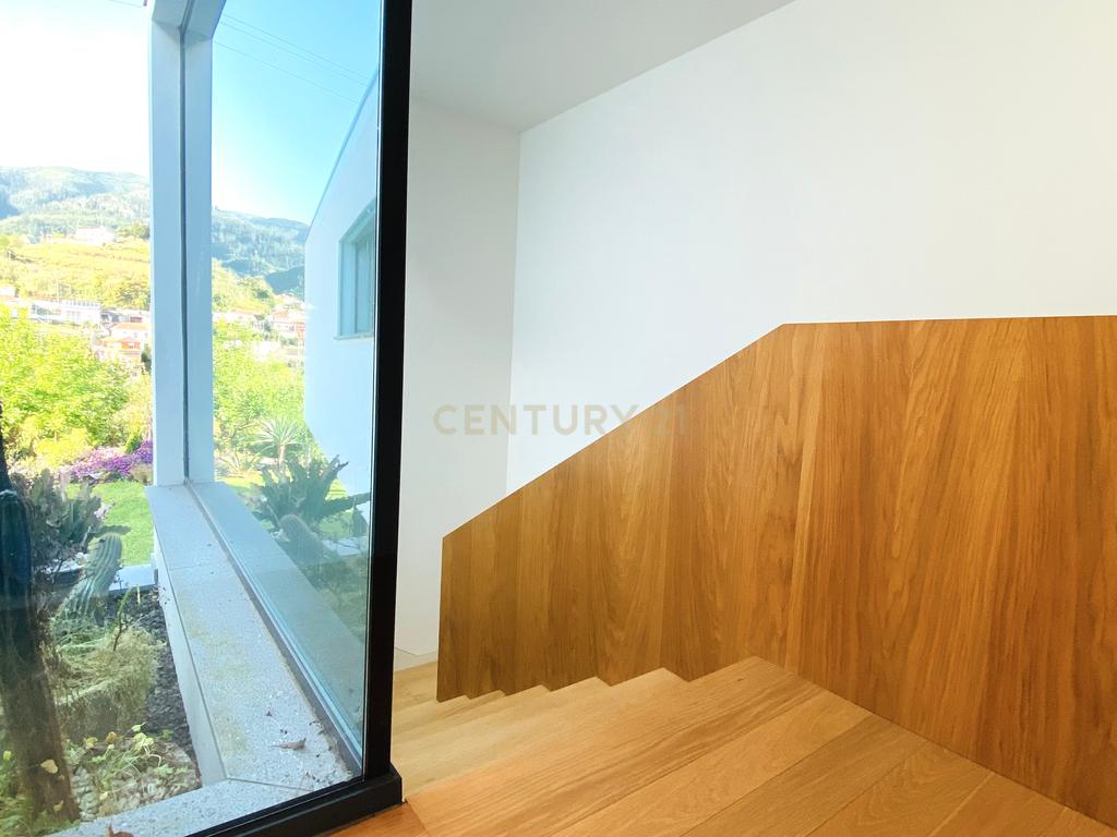Fantástica Moradia T3 Contemporânea + Anexo T1- Térrea - Arco da Calheta - Image 35