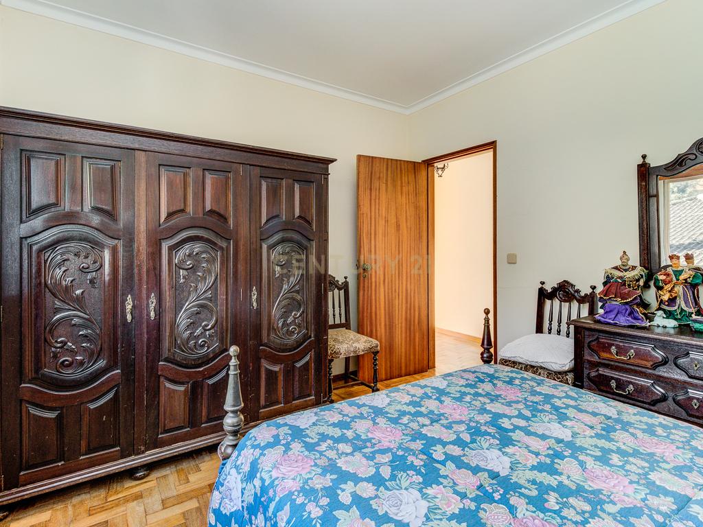 Moradia 6 assoalhadas, 195m2 área construção, 672m2 terreno, com anexo T1 - Image 24