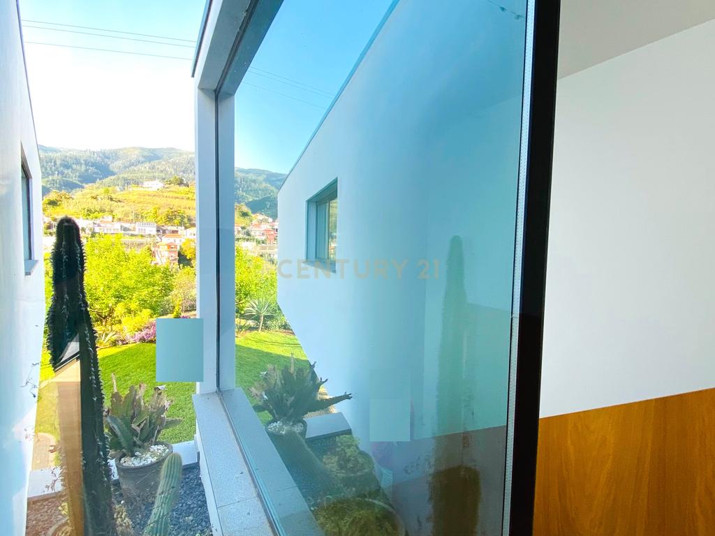 Fantástica Moradia T3 Contemporânea + Anexo T1- Térrea - Arco da Calheta - Image 34